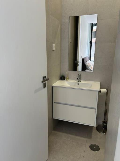 Apartamento Acolhedor Em Авейру Экстерьер фото